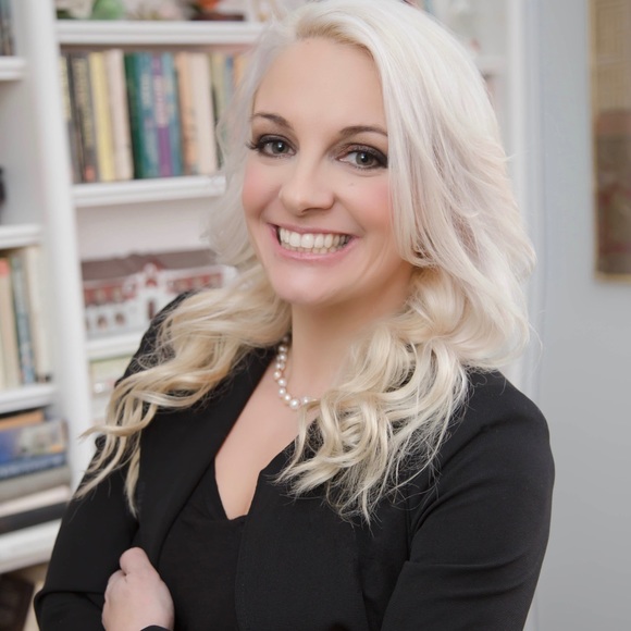 One year ago was the Boston winter Posh n sip awe - Picture 7 of 8